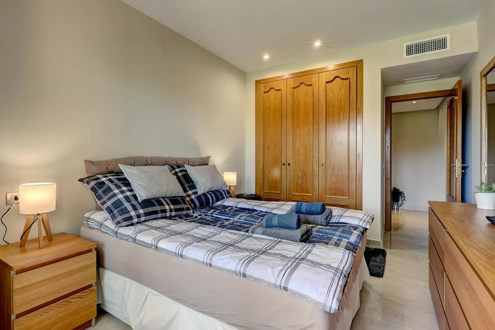 Cozy, 1 Bedroom Holiday Condo On The Sunny Riviera 马拉加