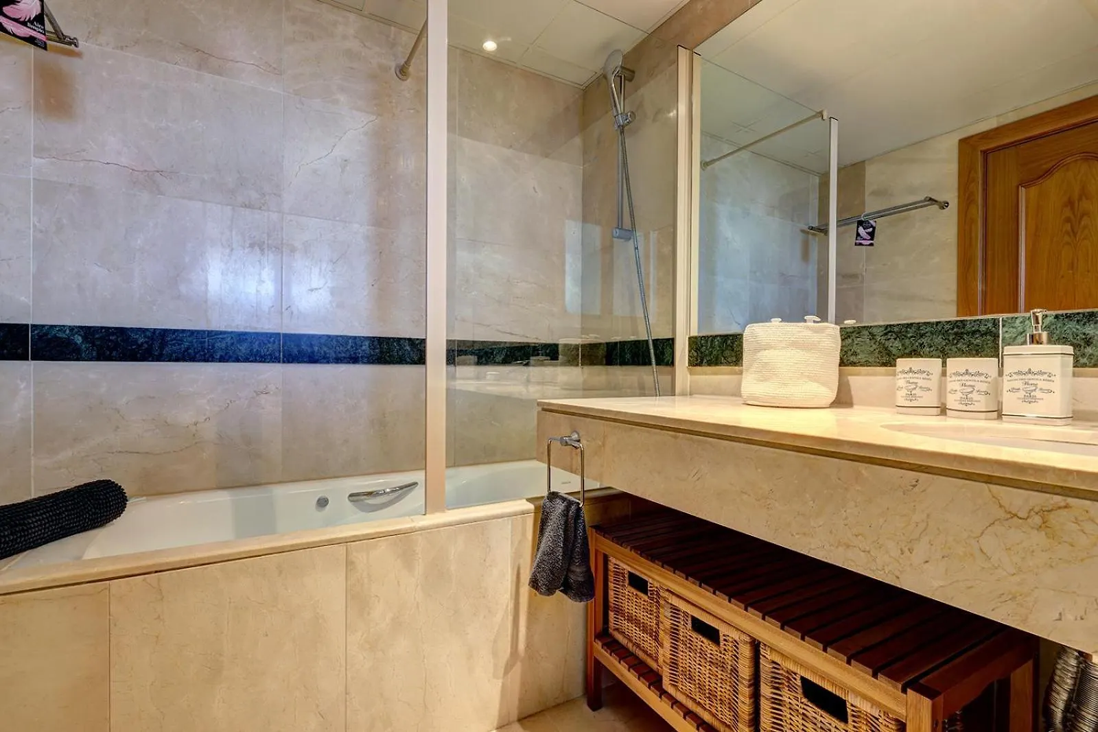 Cozy, 1 Bedroom Holiday Condo On The Sunny Riviera 马拉加 0*,
