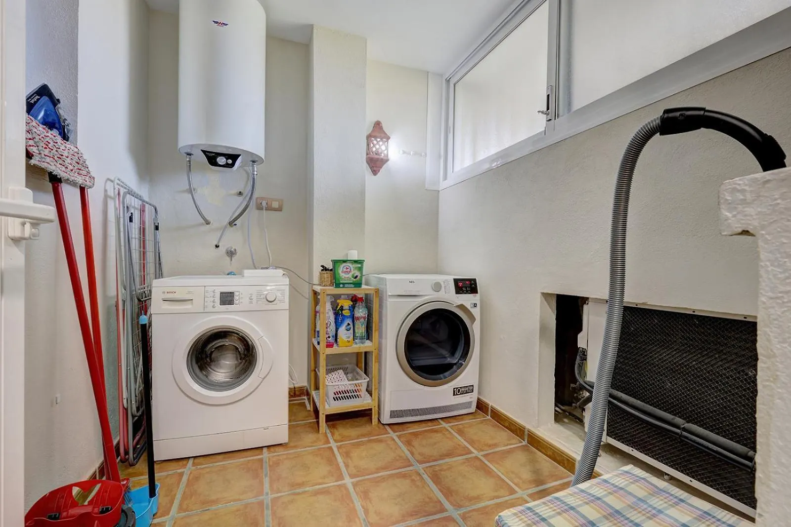 Cozy, 1 Bedroom Holiday Condo On The Sunny Riviera 马拉加