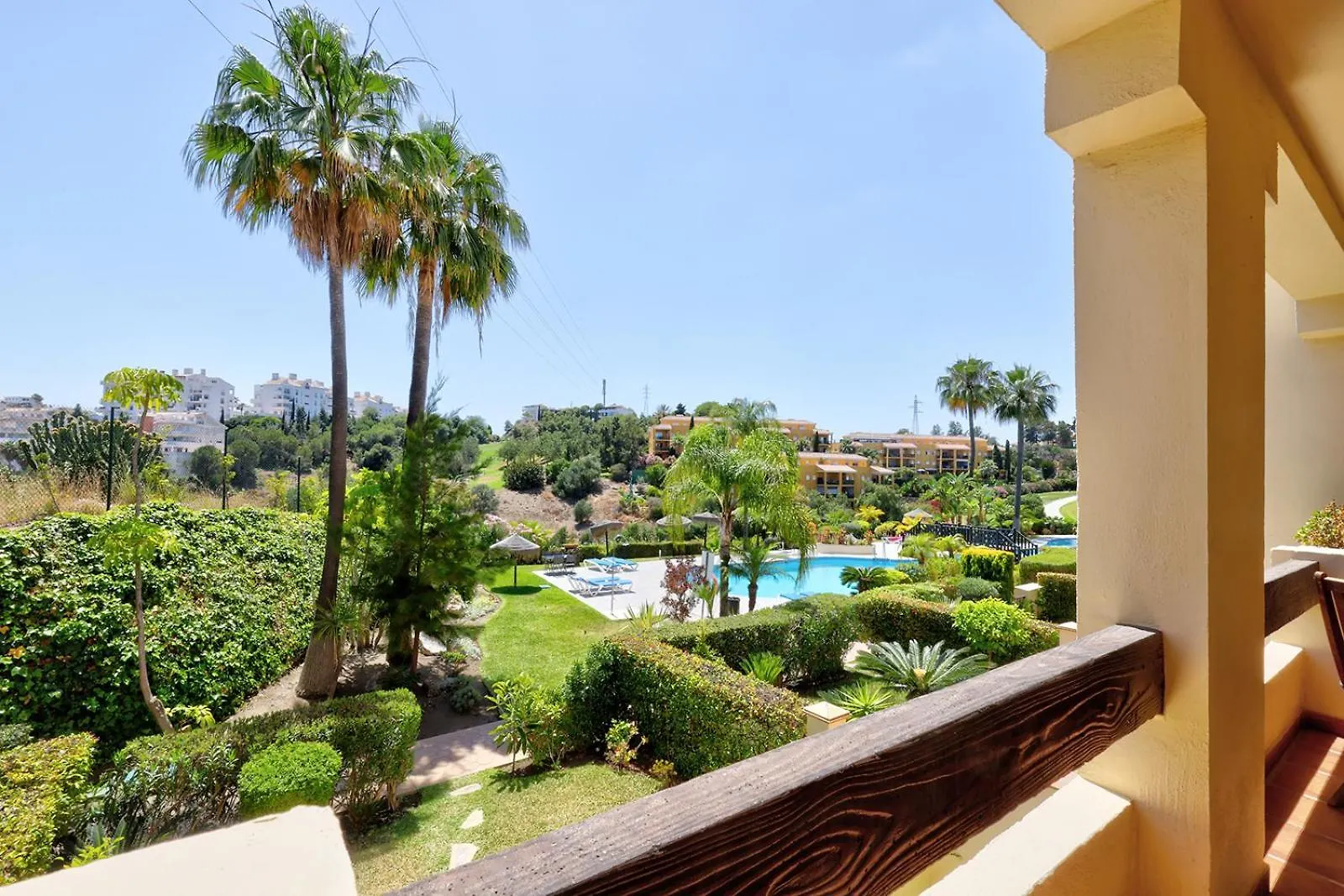 Cozy, 1 Bedroom Holiday Condo On The Sunny Riviera 马拉加 公寓